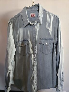 Levi's Women's Light Blue Denim Button-Down Shirt